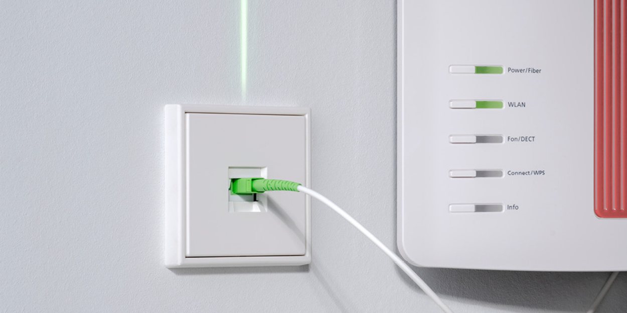 Die neuen Glasfaser-Anschlussdosen bei META Meisterbetrieb für Elektro- Technische Anlagen | Riccardo Succi in Frankfurt am Main